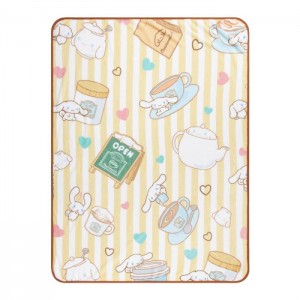 Yellow Hello Kitty Cinnamoroll Café Throw Blanket | CA_HK65484