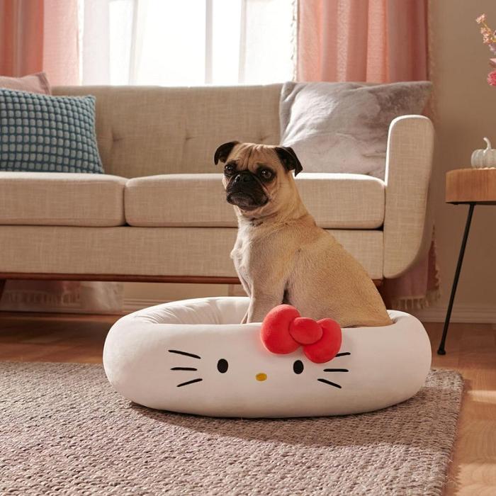 Red / White Hello Kitty Hello Kitty Classic Pet Bolster Bed (Small) | CA_HK74052